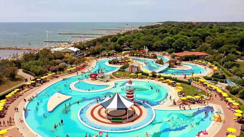 Camping für 7 Personen, mit Terrasse und Pool in Caorle - 4