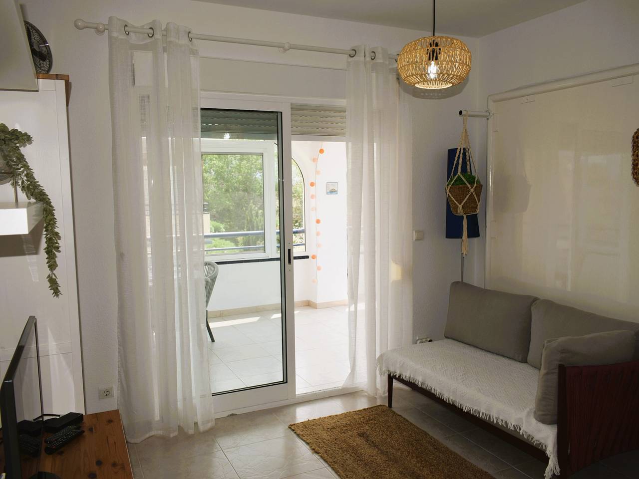 Entire apartment, Apartment in Denia with pool and air conditioning, close to beach in Almadrava, Costa Blanca
