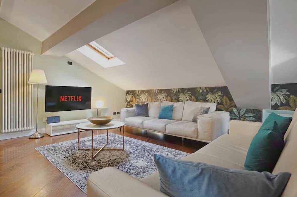 Historic Villa in Como Center + 4 free parking in Como, Lake Como
