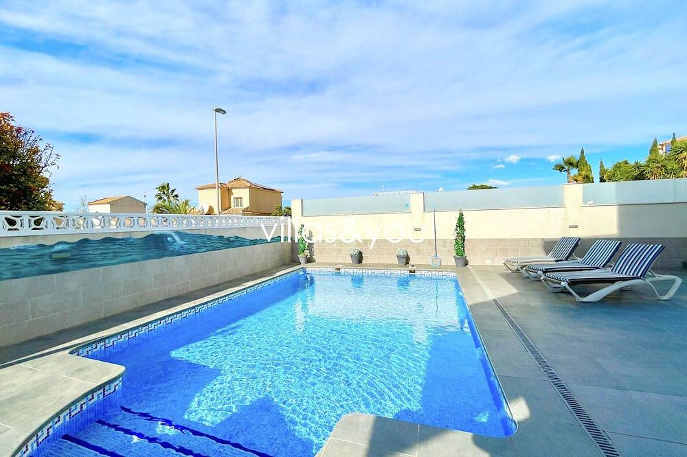 Villa Atalaya Park by Villas&You in Benijófar, Costa Blanca