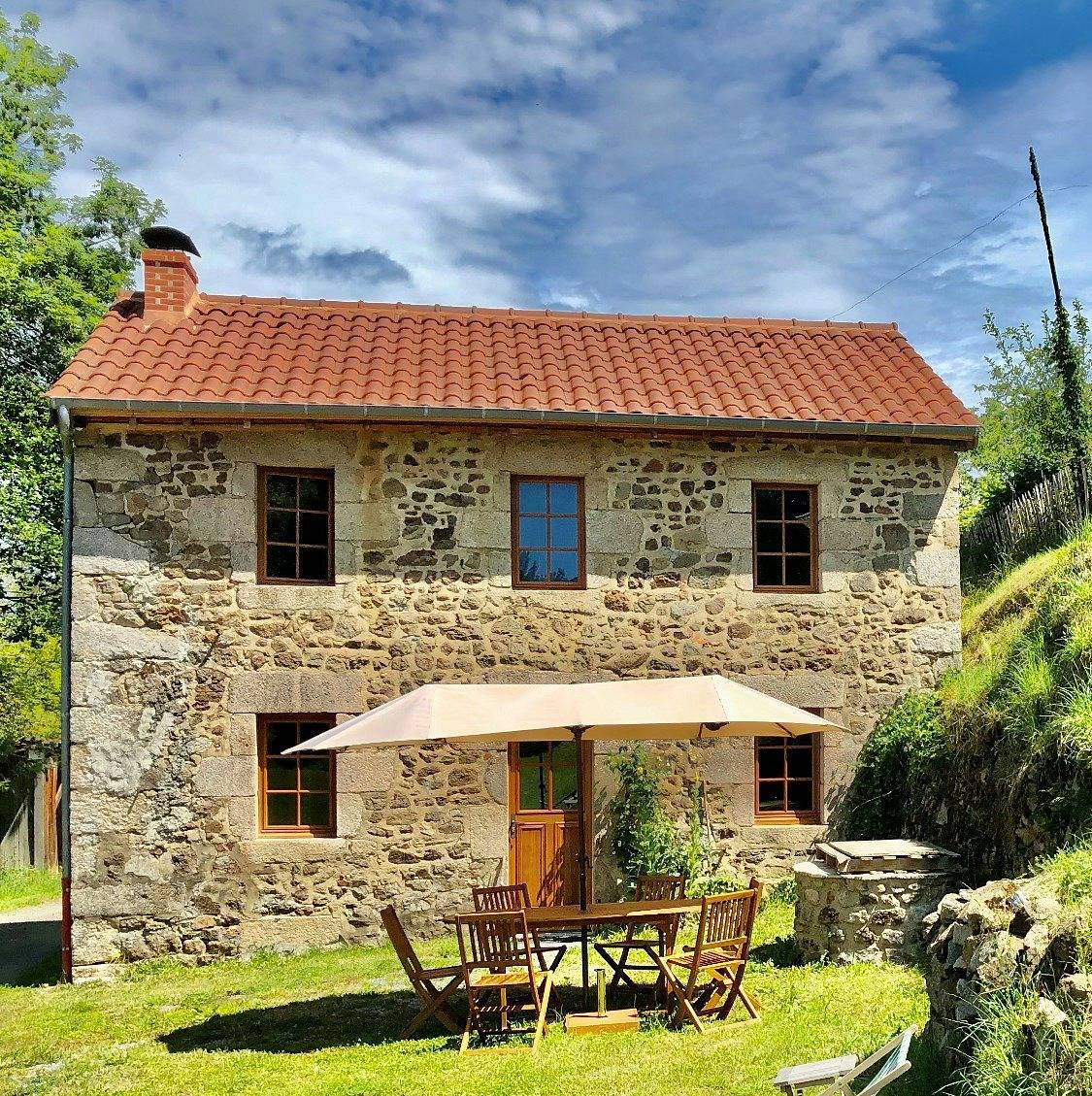 Residencias gemelas en el Plateau de Millevaches in Croze, Parque Natural Regional de Millevaches en Lemosín