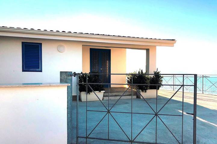 Ferienhaus für 6 Personen, mit Terrasse und Pool