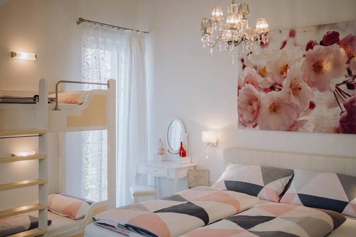 Ganze Wohnung, Familienzimmer Nr 2 - mit 2 Kindern in Rheinhausen, Südschwarzwald