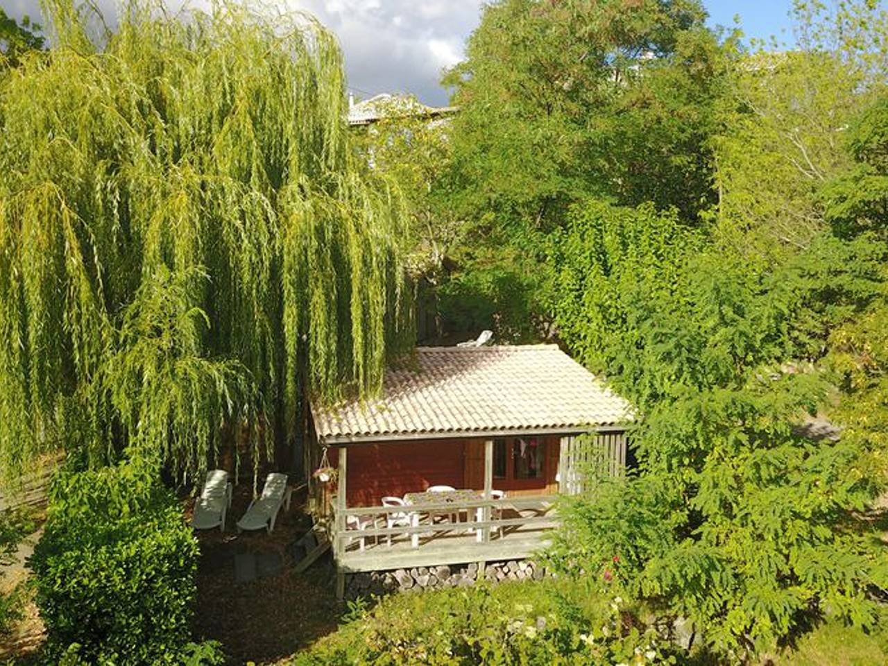 Chalet avec Terrasse et Salon de Jardin à Darbres in Darbres, Ardèche