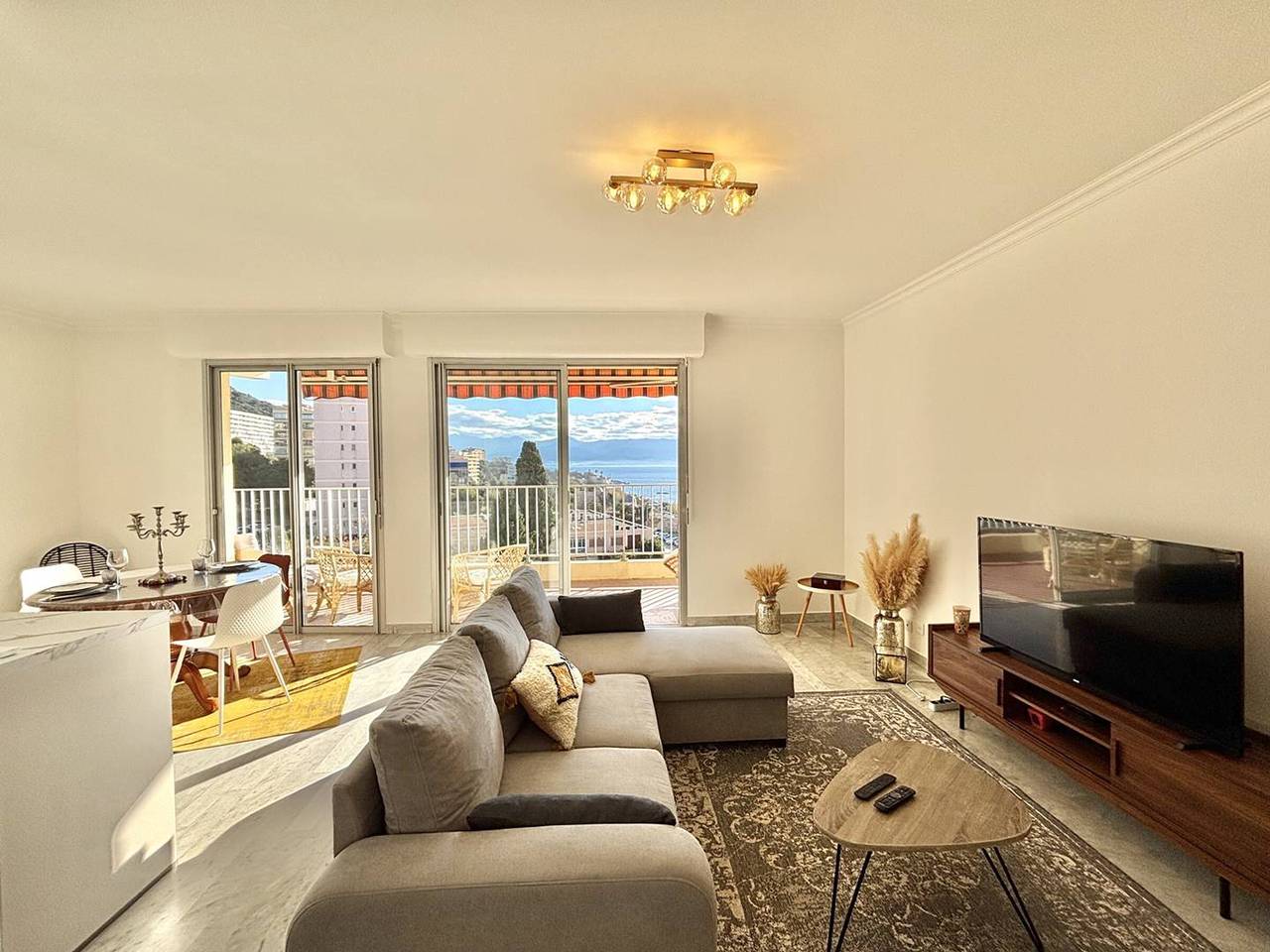 Appartement entier, Appartement 2 pièces avec terrasse proche plages et parking à Ajaccio in Ajaccio, Région d'Ajaccio