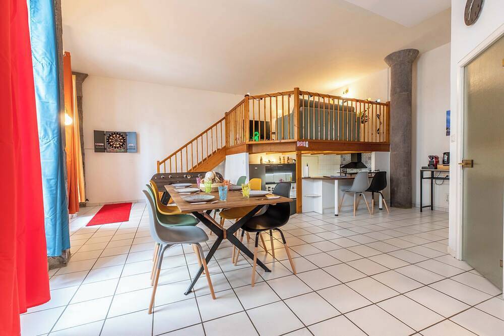 Apartamento entero, Immeuble Central - Sleeps 24 Marmontel-Clermont in Clermont-Ferrand, Parque Natural Regional Volcans d'Auvergne