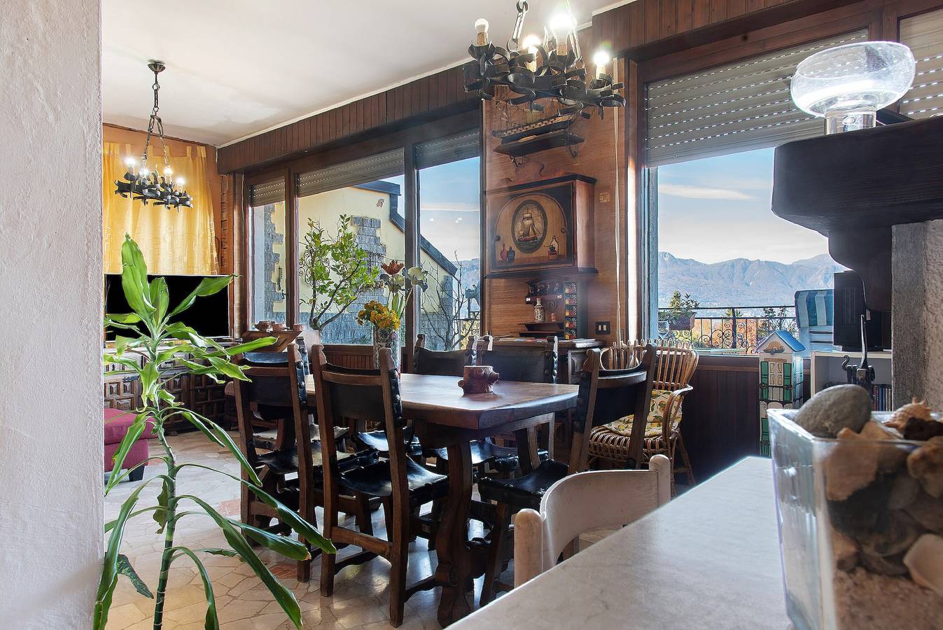 Ganze Wohnung, Apartment 'L'attico Con Terrazza Vista Lago' mit Seeblick, privater Terrasse und Wlan in Ceresolo, Laveno-Mombello