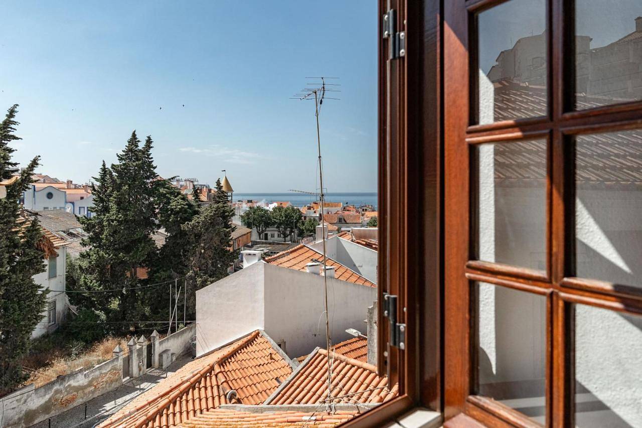 Sesimbra Townhouse - 3 bedroom house in Sesimbra center in Praia da Califórnia, Sesimbra