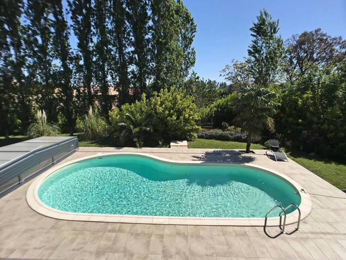 Location de vacances pour 12 personnes, avec piscine ainsi que vue et jardin à Castellare-di-Casinca - 2