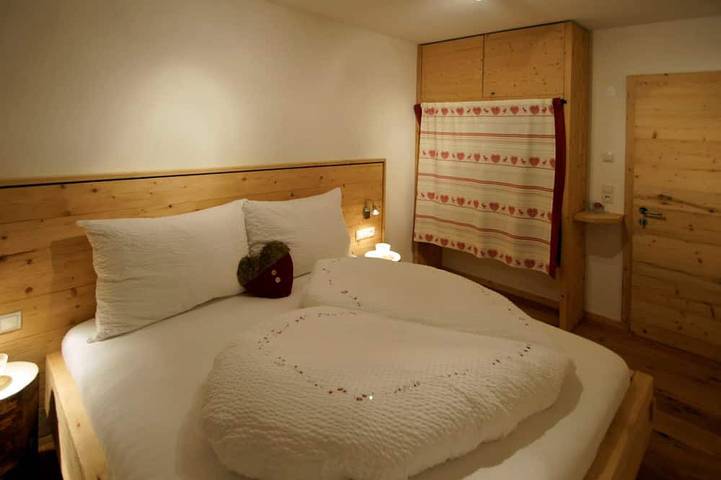 Apartamento entero, Apartamento moderno en las montañas, acogedor y familiar cerca de Hochfügen in Tux Alps, Fügenberg