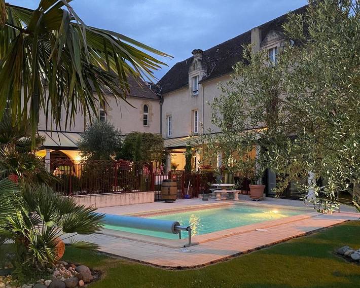 Hôtel pour 2 personnes, avec Terrasse et Jacuzzi ainsi que Jardin et Piscine à Duras