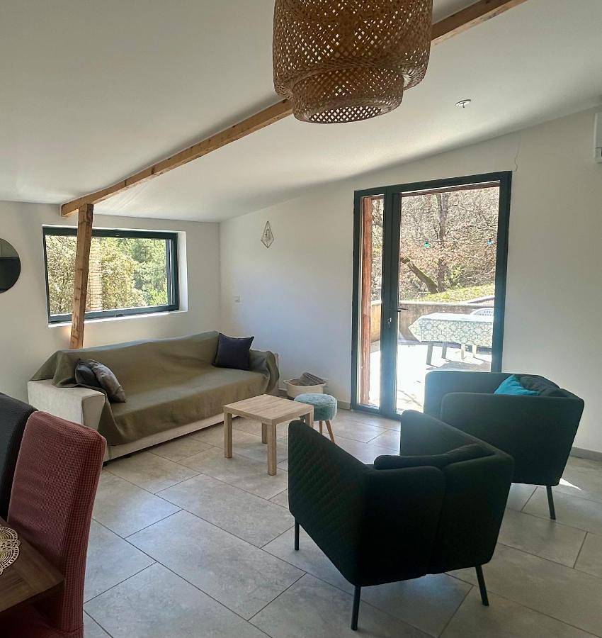 Three-Bedroom House in Champtercier, Alpes-de-Haute-Provence
