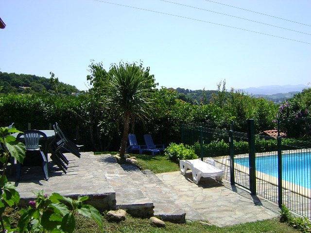 Villa pour 10 personnes, avec jardin et piscine ainsi que jacuzzi et balcon au Pays basque - 2