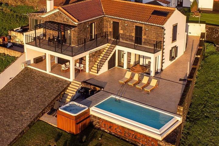 Villa pour 6 personnes, avec balcon ainsi que jardin et jacuzzi - 1