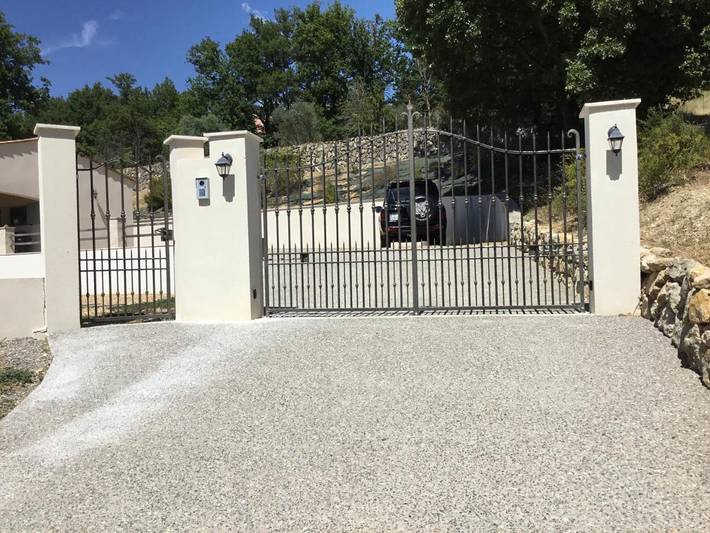 Location de vacances pour 6 personnes, avec vue ainsi que jardin et piscine à Artignosc-sur-Verdon - 2
