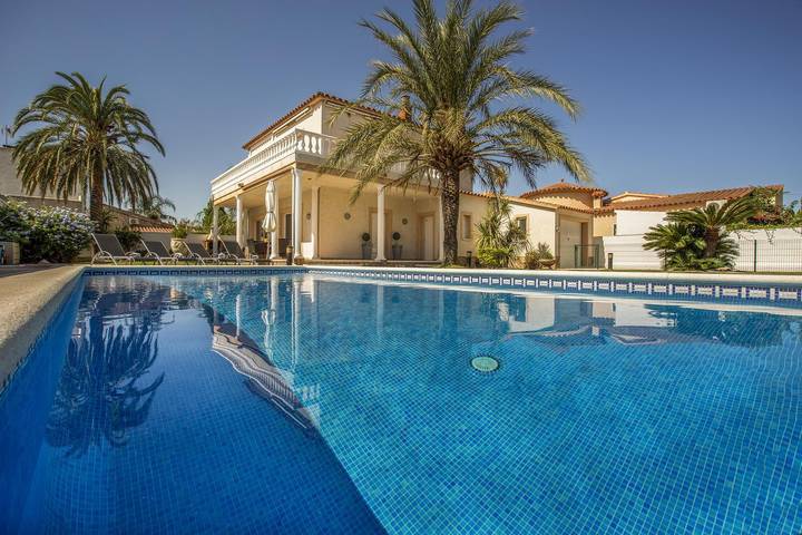 Casa rural para 6 personas, con jardín y terraza en Ampuriabrava - 3