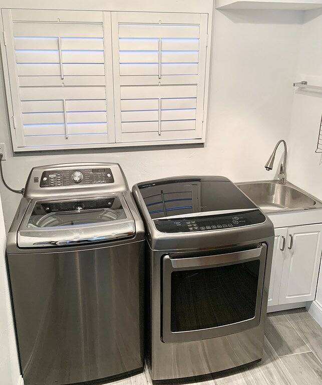 Stunning!! Luxury Waterfront Home - Heated Pool- Close to Harbor/Fish Village in Punta Gorda Isles, Punta Gorda