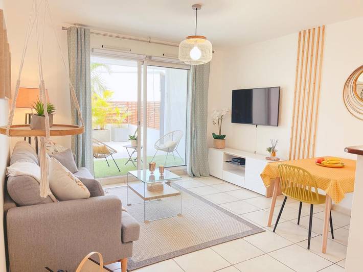 Gîte pour 3 personnes, avec terrasse dans Sainte-Clotilde - 2