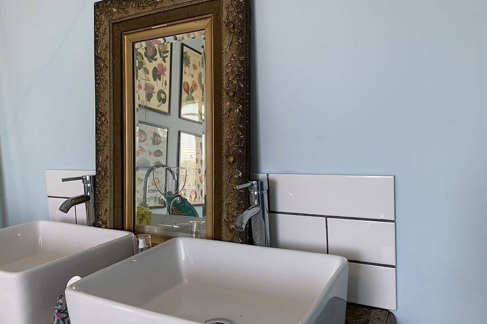 Lovely large townhouse in a really good location. Perfect for groups or family. in Aberystwyth, Cardigan Bay