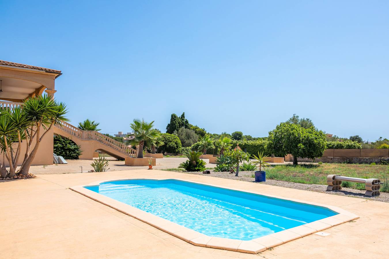 'Villa Sonflo' with Sea View, Pool & A/C in Cala Bona, Son Servera