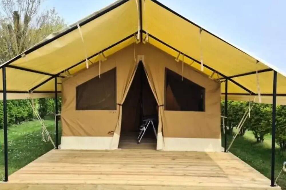 Camping pour 4 Personnes dans Quettehou, Cotentin