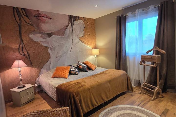 Location de vacances pour 10 personnes, avec terrasse et jardin à Tour-en-Bessin - 2