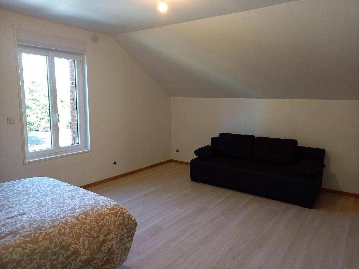 Appartement entier, Two-Bedroom Apartment in Nesle, Région de Péronne