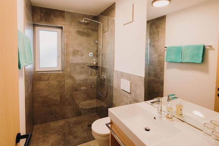 Chambre d’hôte pour 2 personnes, avec Jardin ainsi que Piscine et Sauna à Warth - 4