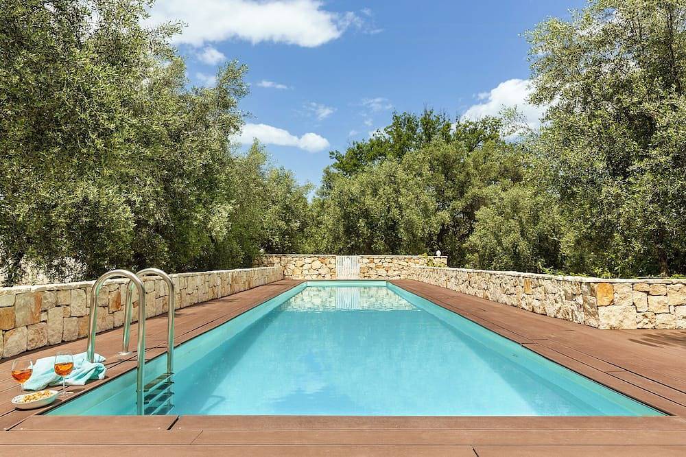 Designervilla mit Panorama-Pool und Olivenbäumen in Pisticci, Piana del Metaponto