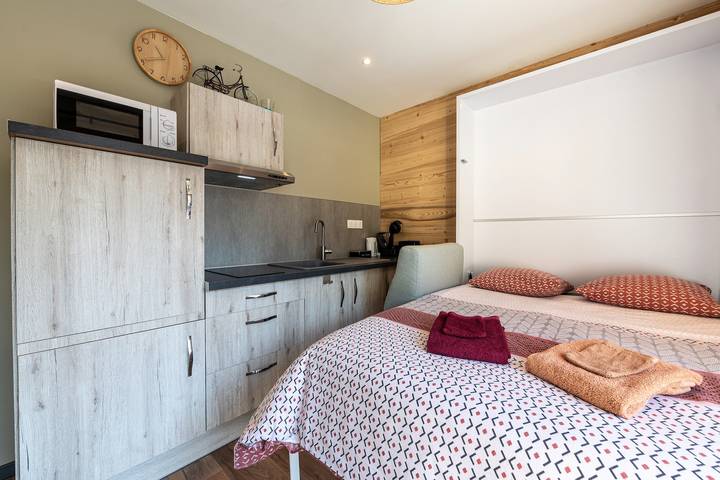 Hel lejlighed, Apartment 'Le Chaussy' with Mountain View, Balcony and Wi-Fi in Saint-Étienne-de-Cuines, Saint-Jean-de-Maurienne region