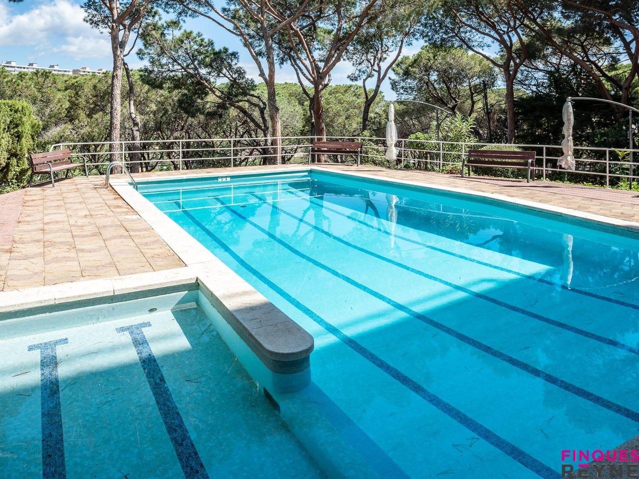 Entire holiday apartment, Apartment with communal pool near Sant Pol beach R-E27434 in Sant Feliu de Guíxols, Costa Brava