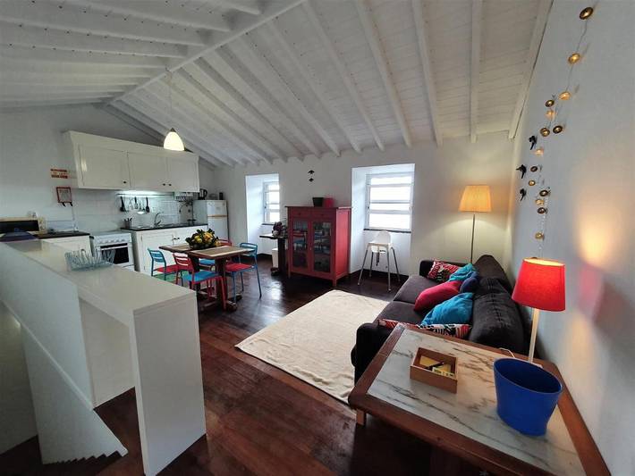 Casa de férias para 3 pessoas, com jardim e terraço e ainda vista, com animais de estimação em São Roque do Pico