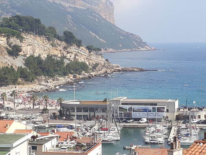 Gîte pour 4 personnes, avec terrasse dans Plage De L Anse De L Arene - 2