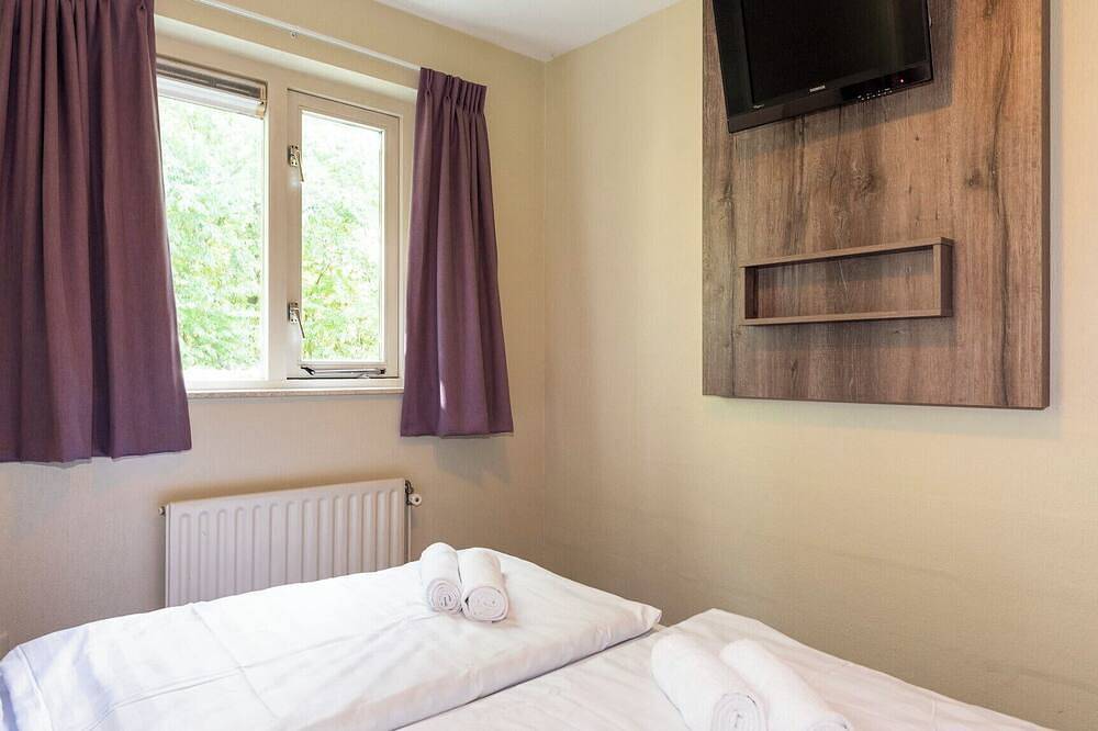 Luxury bungalow for 4 persons in Diessen, Nordbrabant