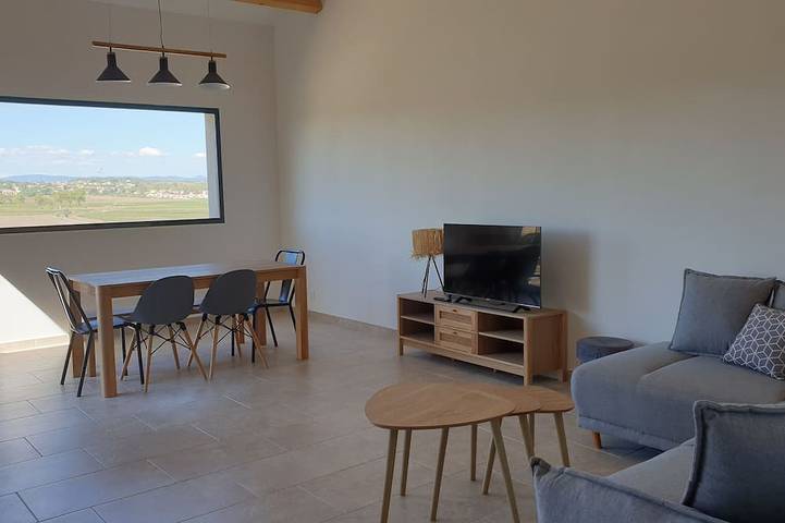 Location de vacances pour 6 personnes, avec terrasse et jardin à Tourbes - 3