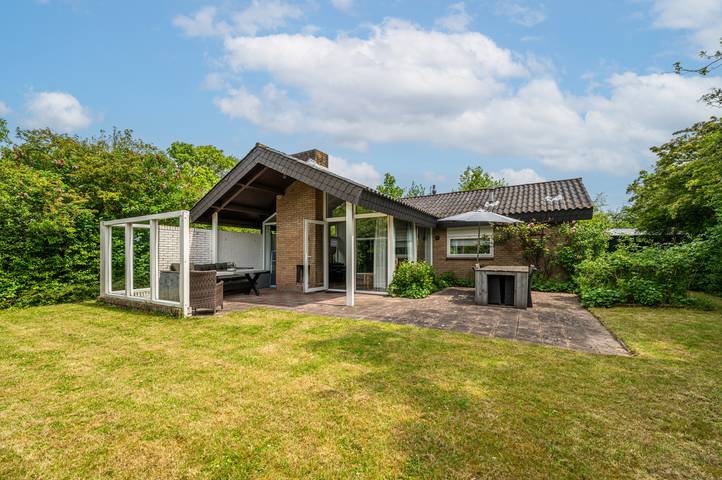 Bungalow voor 4 personen, met terras en tuin in Zoutelande