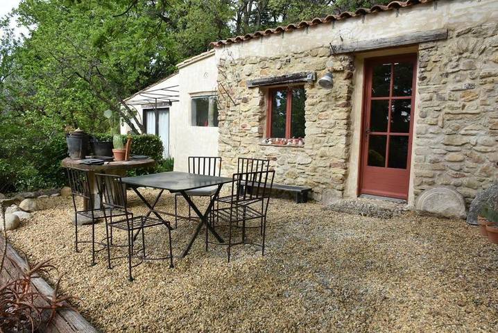 Location de vacances pour 2 personnes, avec jardin ainsi que terrasse et vue à Séguret - 4