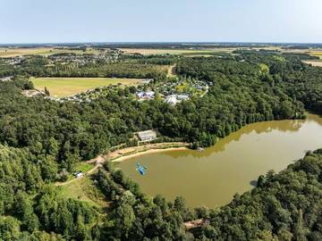Camping pour 4 Personnes dans Sainte-Catherine-de-Fierbois, Région de Chinon, Photo 4