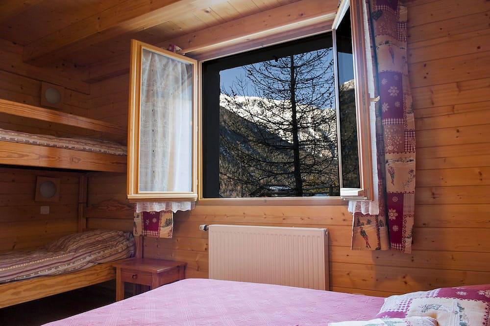 Appartement entier, A Ceillac, ski et randonnée sous le soleil du Queyras, au coeur des alpes. in Ceillac, Queyras