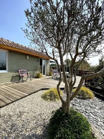 Gîte pour 4 personnes, avec jardin ainsi que terrasse et sauna à Lolif