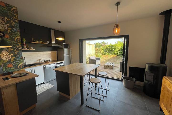 Gîte pour 4 personnes, avec terrasse et jardin à Orliénas