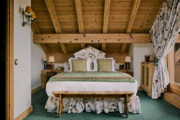 Hôtel pour 2 personnes, avec vue ainsi que sauna et terrasse, animaux acceptés dans Office de Tourisme de Megeve