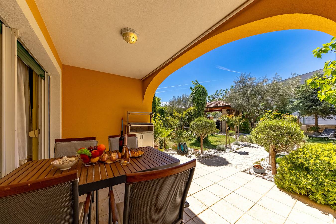 Ganze Wohnung, Pool and Garden Apartment Hortenzija 5 in Vrh Martinscice, Primorje-Gorski Kotar