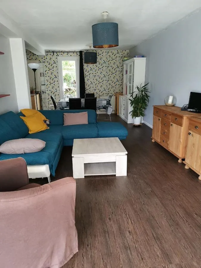 Ferienhaus für 8 Personen, mit Balkon und Garten sowie Pool - 1