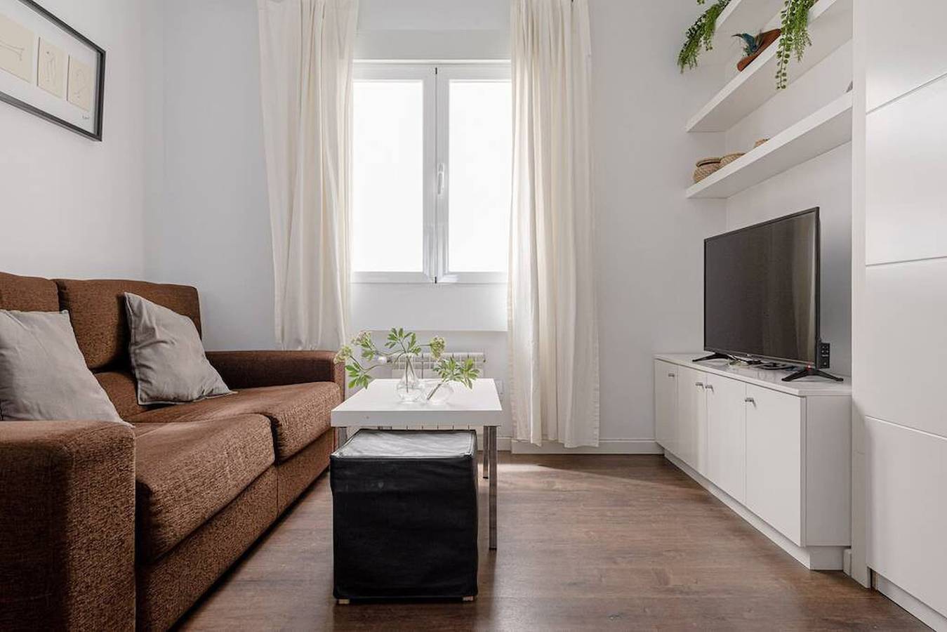 Apartamento entero, Housing Cuatro Caminos by Sharing Co in Tetuán (desambiguación), Madrid