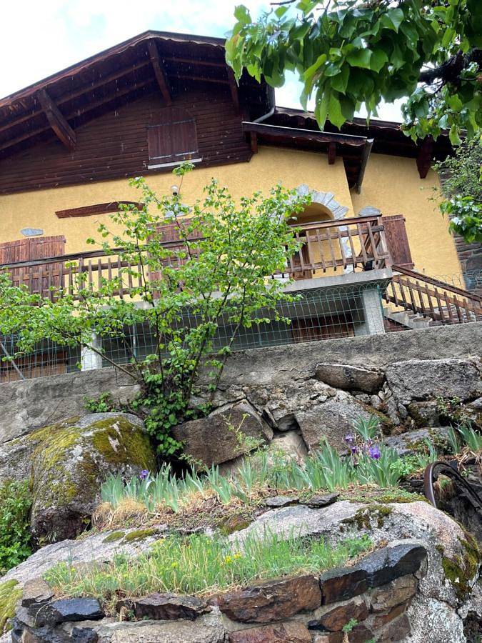 Location de vacances pour 9 personnes, avec vue ainsi que terrasse et jardin, animaux acceptés à Dorres - 2