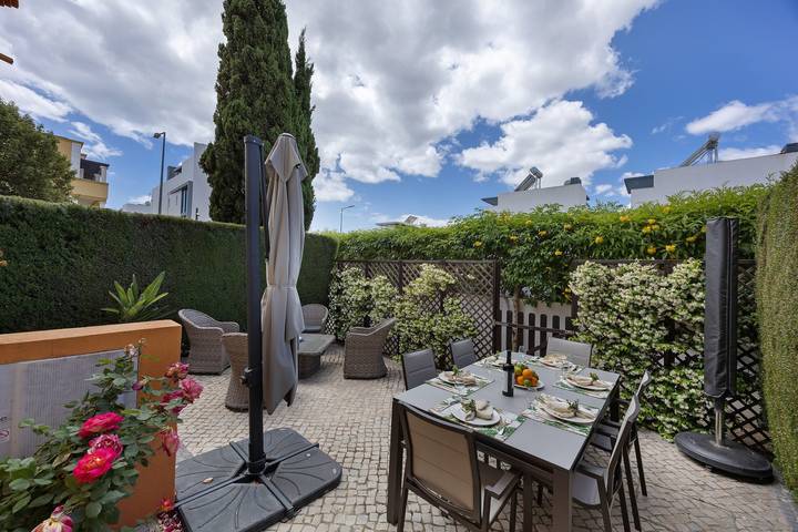 Villa 'Casa Giorianna - Luxury' com Piscina Partilhada, Wi-Fi e Ar Condicionado in Santo Estévão, Ria Formosa