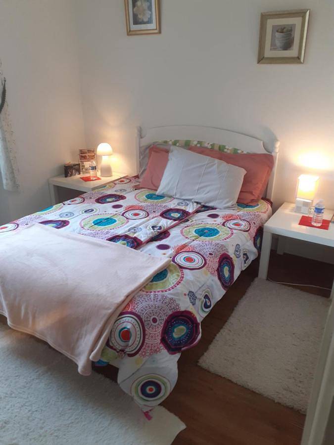 Gîte pour 2 personnes, avec vue ainsi que jardin et terrasse à Les Martys - 2