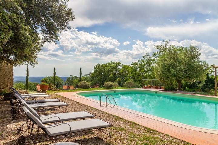 Hel lägenhet, 'Le Scope' Room with Shared Pool, Private Terrace and Shared Garden in Massa Marittima, Grosseto provins