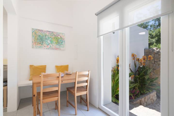 Cottage de Bien-Être avec Yoga, Pilates et Étang Naturel in Moncarapacho e Fuseta, Parque Natural da Ria Formosa